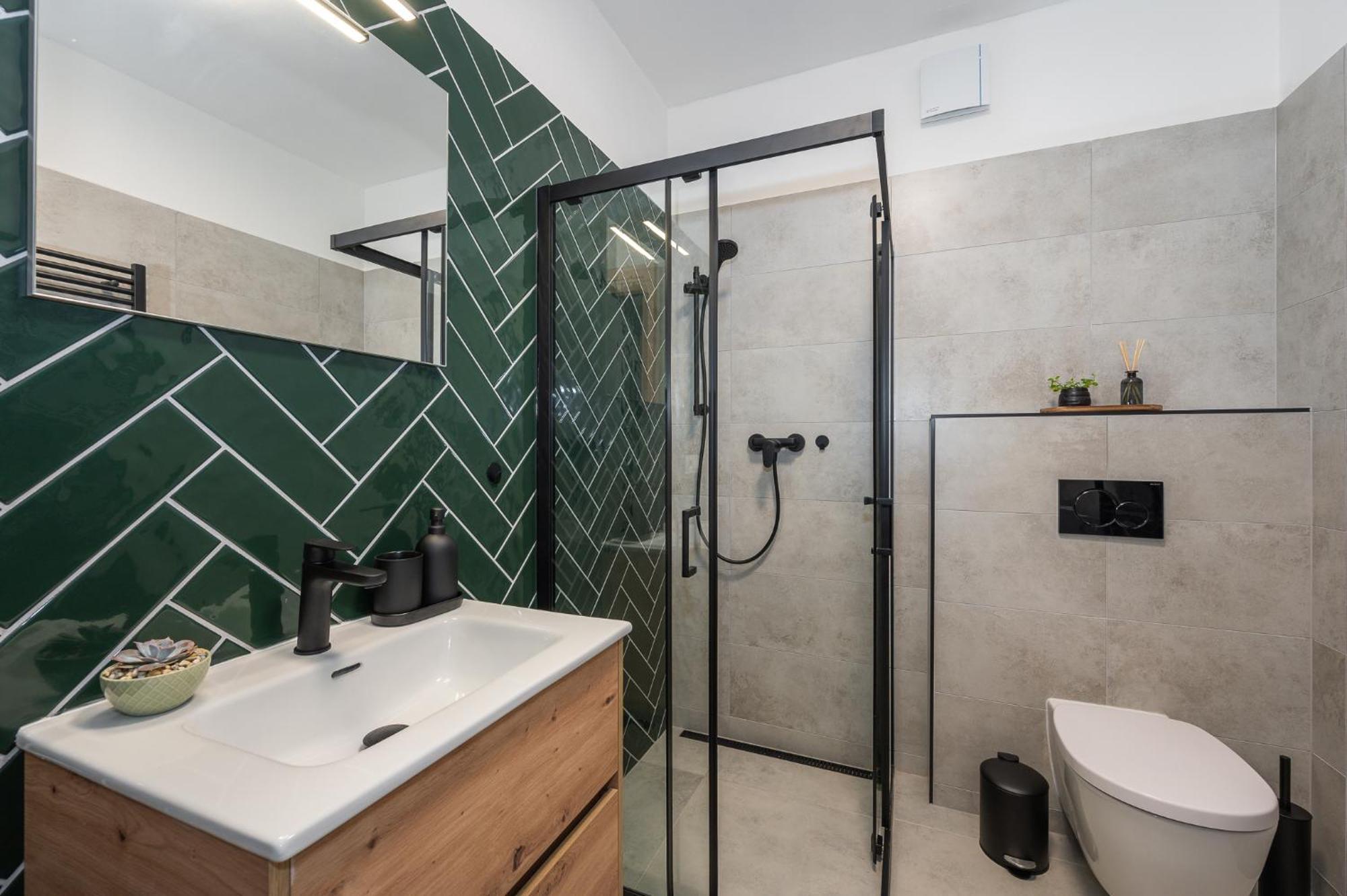 Fully Equipped Apartments With Terraces, Free Garage Parking, Netflix & Ac - By Apartmany Slapanice Cz Buitenkant foto