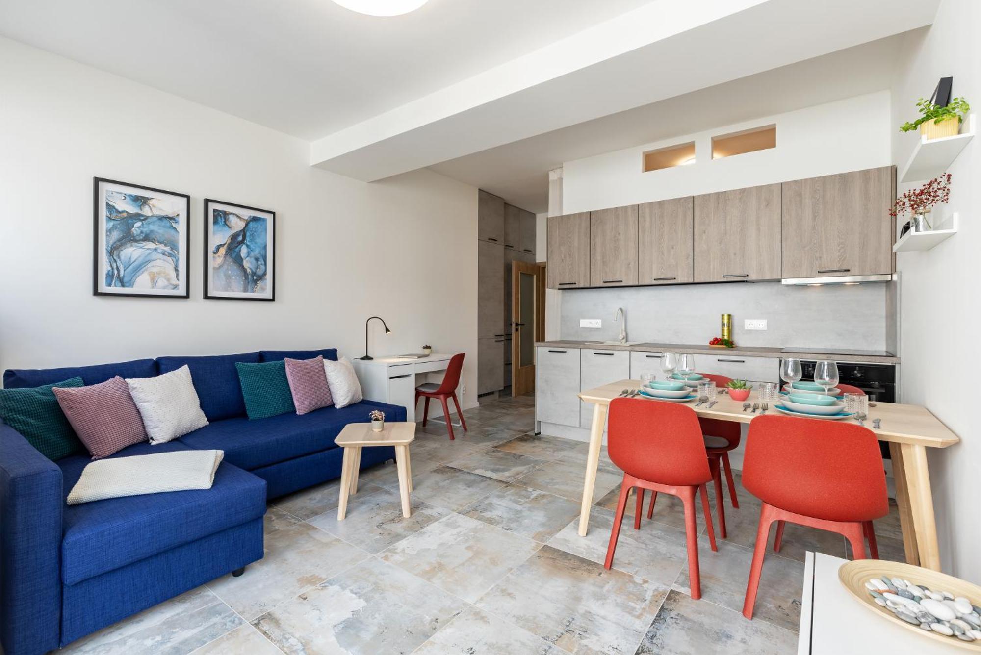 Fully Equipped Apartments With Terraces, Free Garage Parking, Netflix & Ac - By Apartmany Slapanice Cz Buitenkant foto