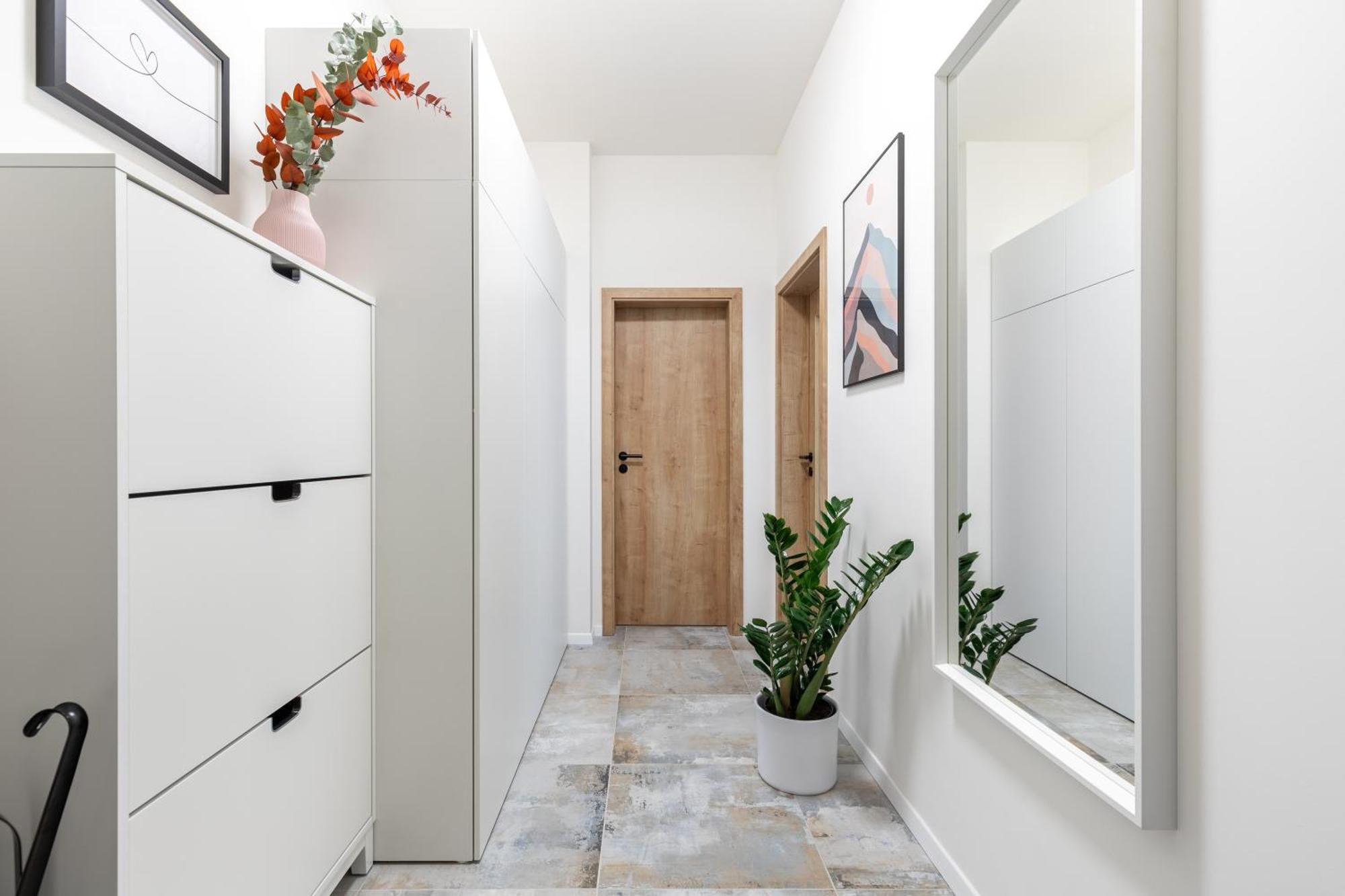 Fully Equipped Apartments With Terraces, Free Garage Parking, Netflix & Ac - By Apartmany Slapanice Cz Buitenkant foto