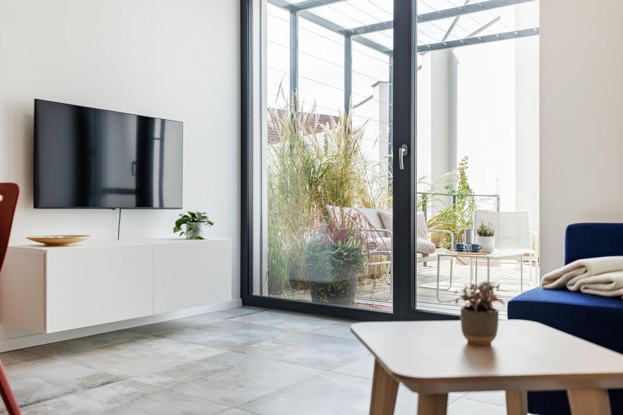 Fully Equipped Apartments With Terraces, Free Garage Parking, Netflix & Ac - By Apartmany Slapanice Cz Buitenkant foto