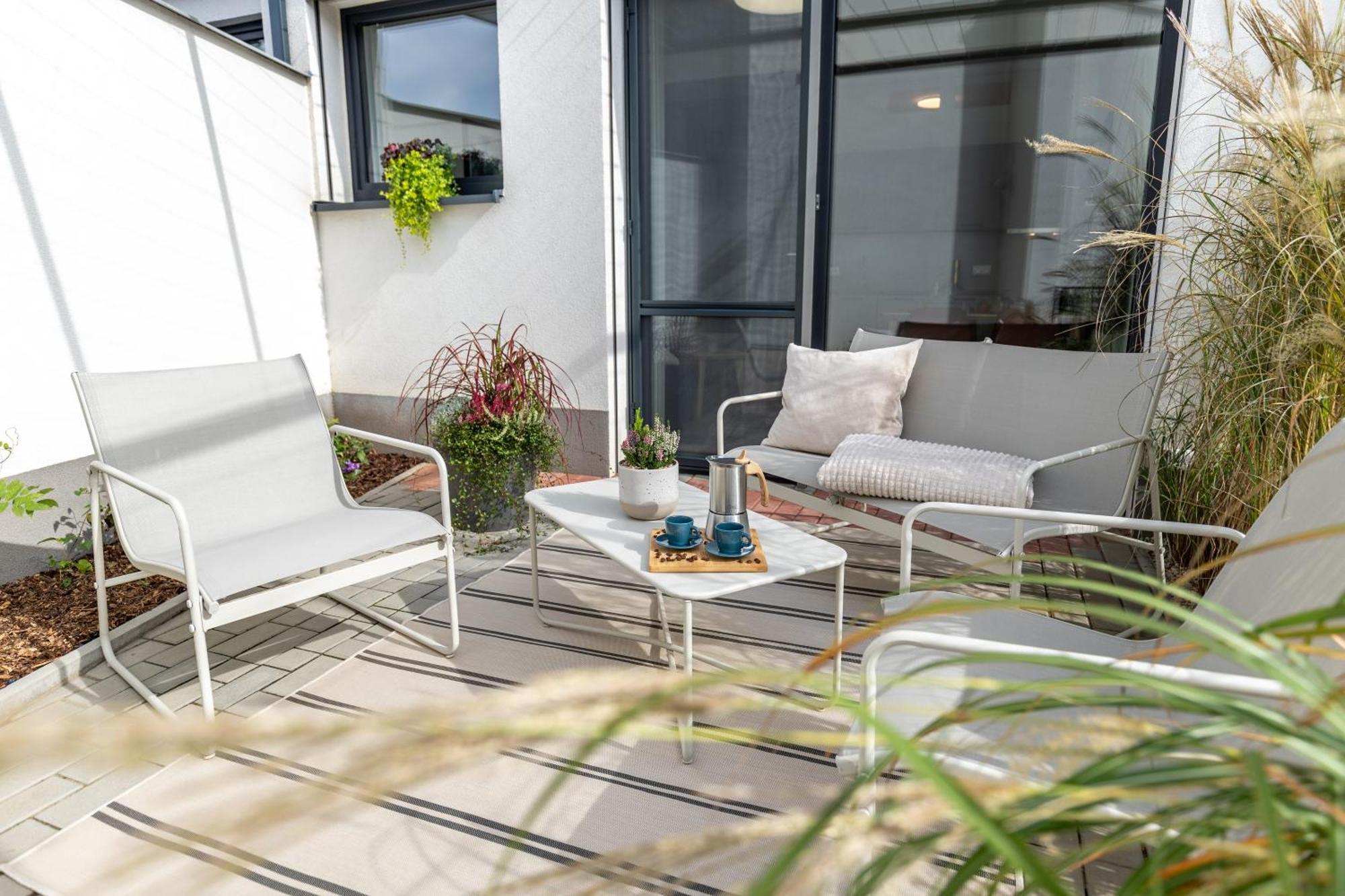 Fully Equipped Apartments With Terraces, Free Garage Parking, Netflix & Ac - By Apartmany Slapanice Cz Buitenkant foto
